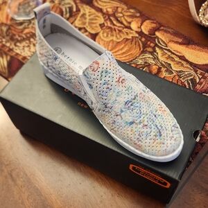 bernie mev. Multicolor Perforated Women's Loafers